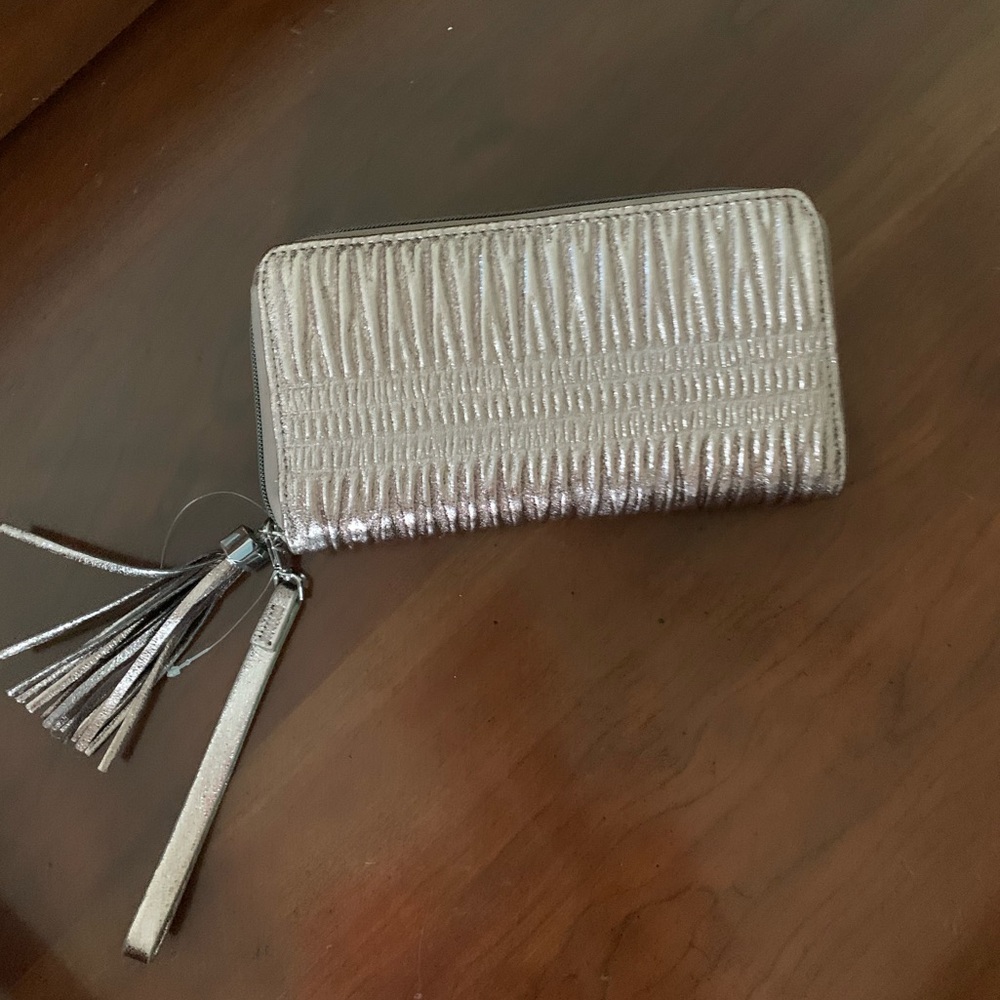 Stella & Dot metallic wallet wristlet